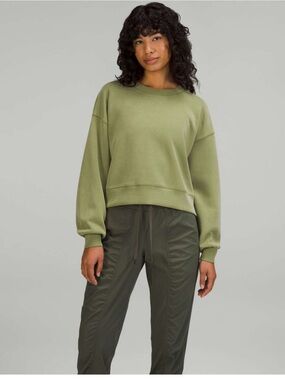 Lululemon Perfectly Oversized Softstreme Cropped Crew size 12